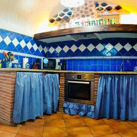 הוילה Alcudia de Guadix Casa Cueva The Exclusive Royal Andalusian Cave מראה חיצוני תמונה